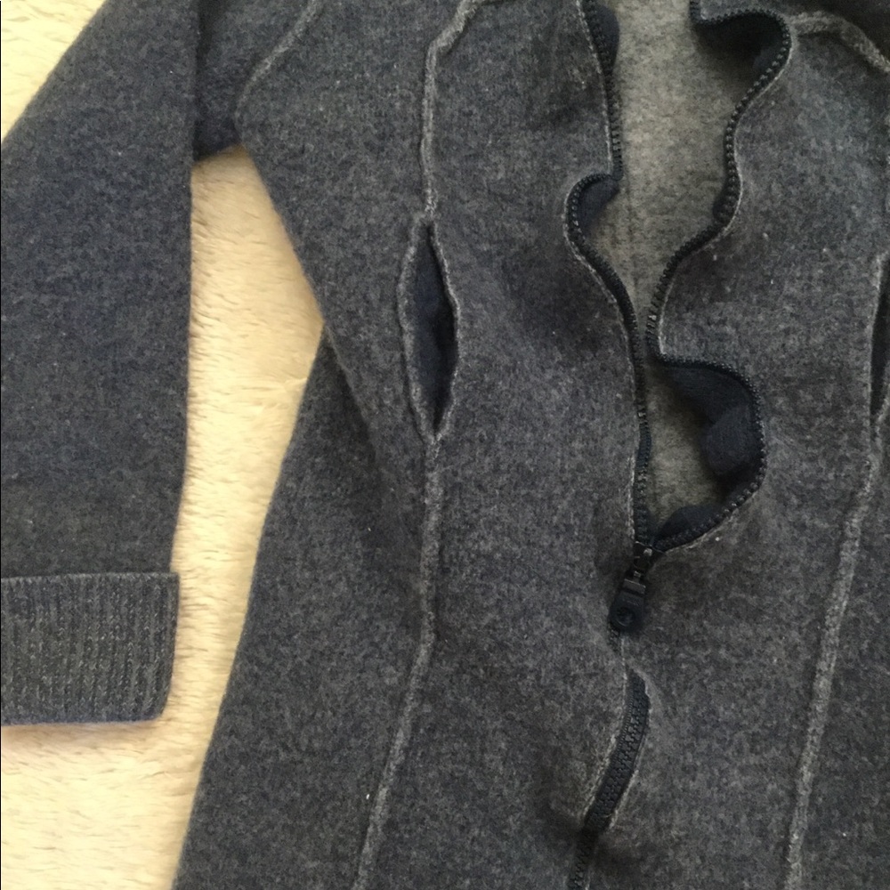 100% wool zip up sweater - Picture 2 of 7